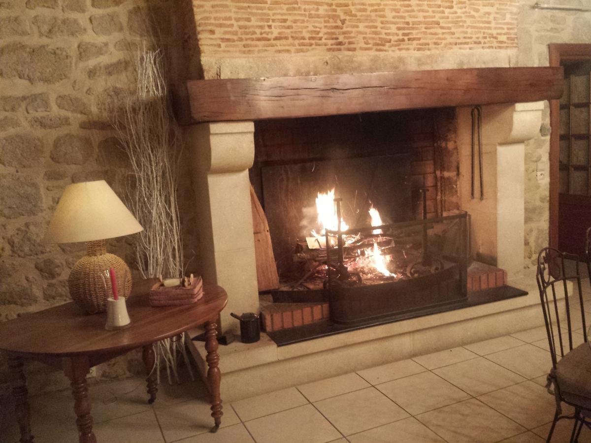 Le Clos D'Any Fontet Bagian luar foto