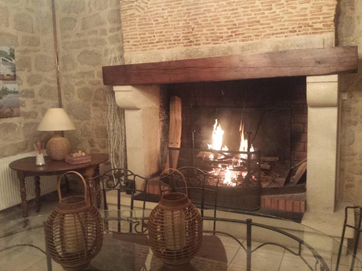 Le Clos D'Any Fontet Bagian luar foto