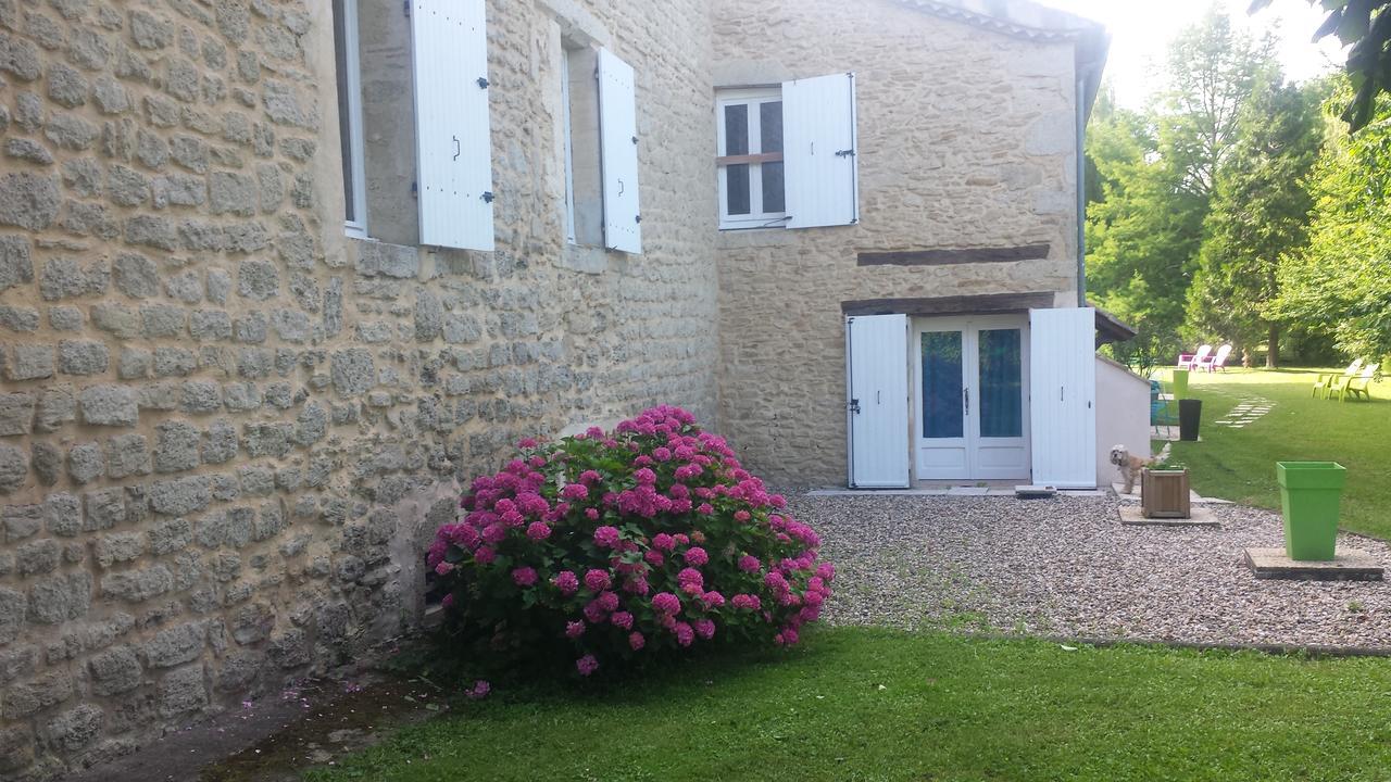 Le Clos D'Any Fontet Bagian luar foto